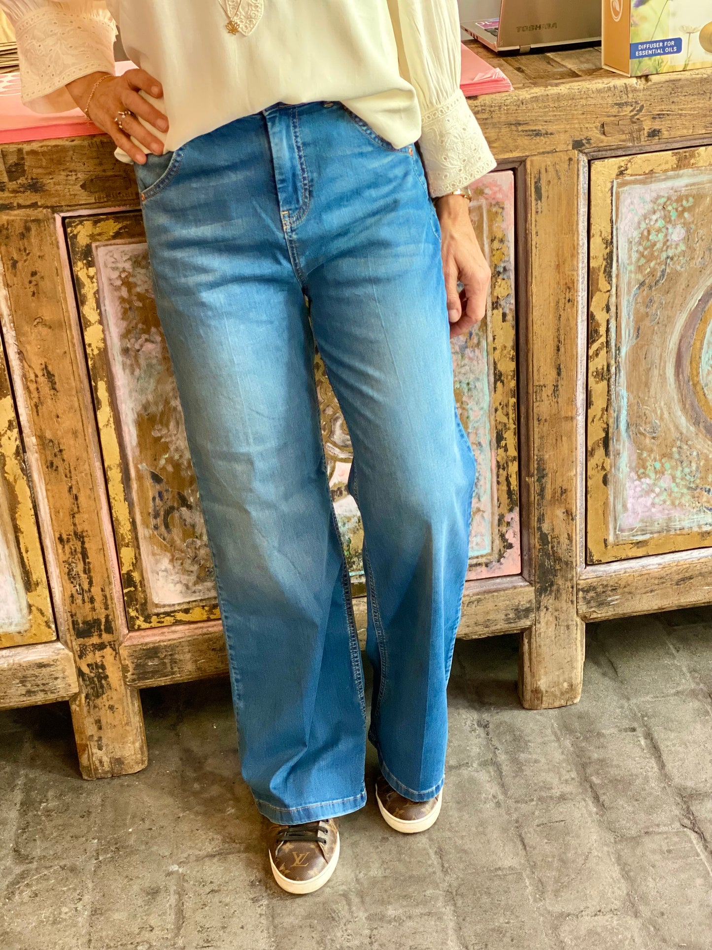 GoodMorningUniverse Jeans | Viola | Medium Blue Denim