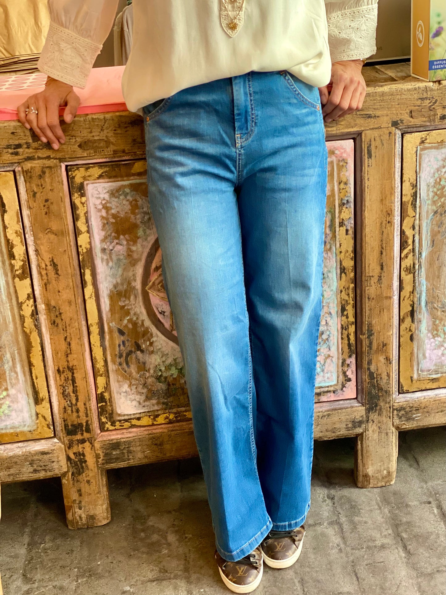 GoodMorningUniverse Jeans | Viola | Medium Blue Denim