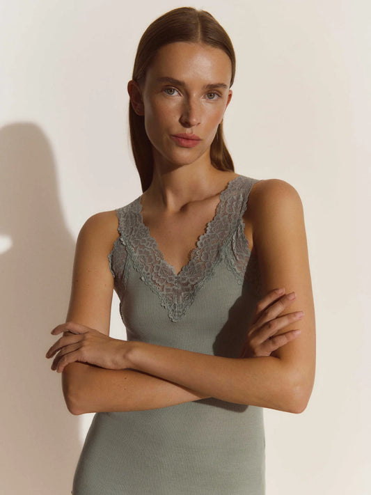 Rosemunde | RWBernadine Organic SL Lace Top | Chinois Green