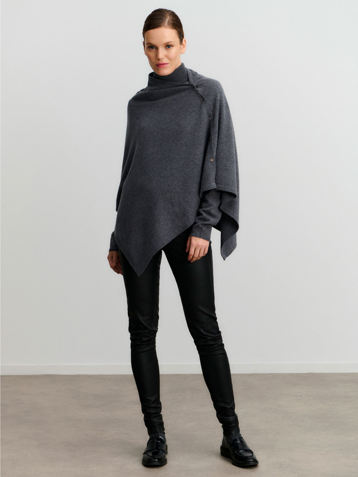 Rosemunde Cashmere Poncho RWLaica | Wool & Cashmere | Grey Melange